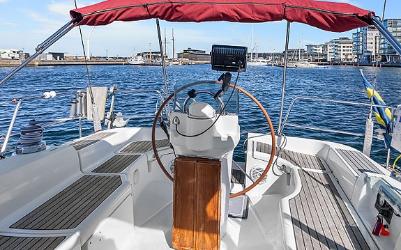 Beneteau Oceanis 393 Clipper 6 of 12