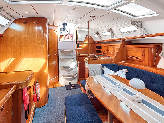 Beneteau Oceanis 393 Clipper 11 of 12