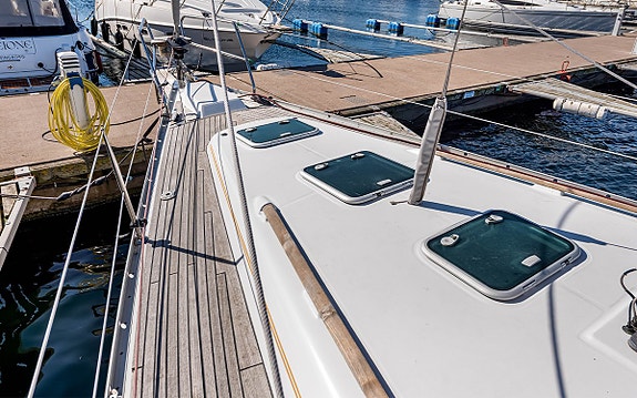 Beneteau Oceanis 393 Clipper 8 of 12