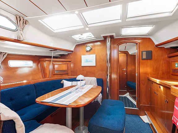 Beneteau Oceanis 393 Clipper 10 of 12
