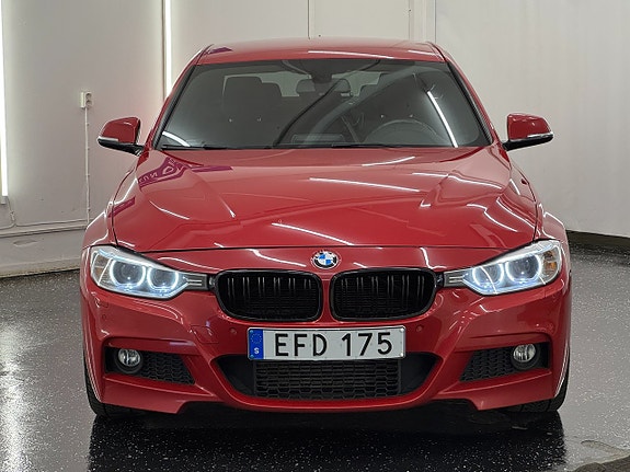 BMW 320d 2 of 5