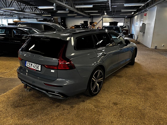 Volvo V60 4 of 5