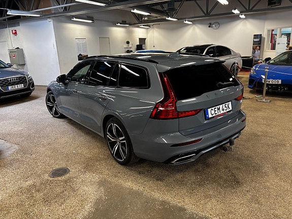 Volvo V60 3 of 5