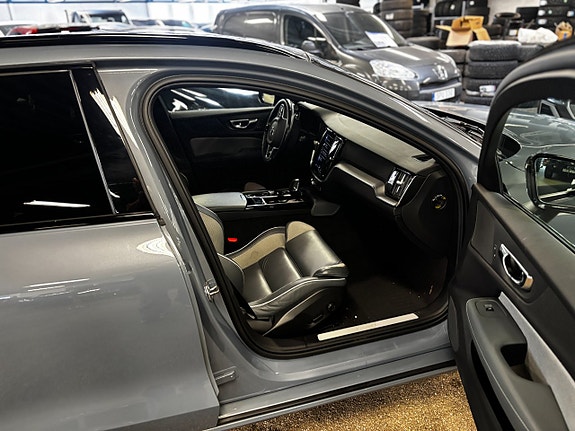 Volvo V60 5 of 5