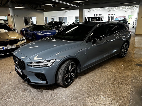 Volvo V60 2 of 5