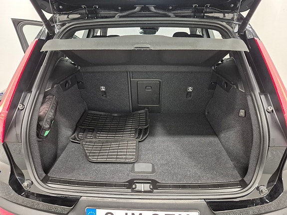 Volvo XC40 8 of 10