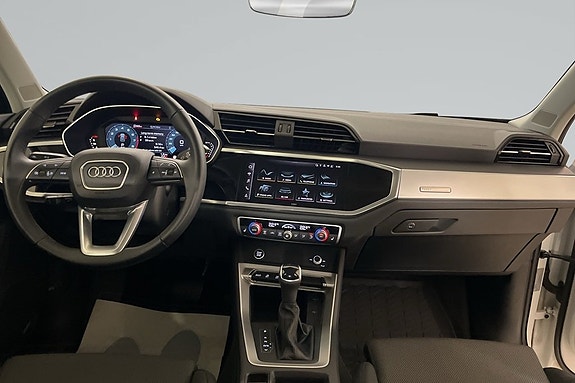 Audi Q3 8 of 9
