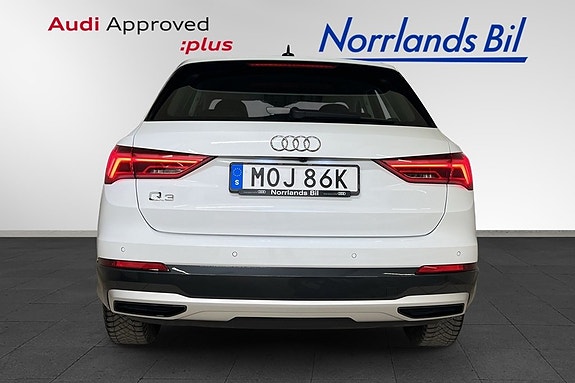 Audi Q3 4 of 5