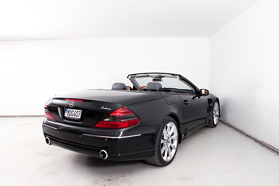 Mercedes-Benz SL500 5 of 5