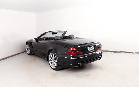 Mercedes-Benz SL500 4 of 5