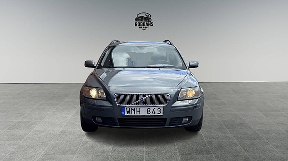 Volvo V50 2 of 5