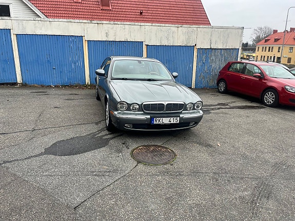 Jaguar XJ 7 of 30