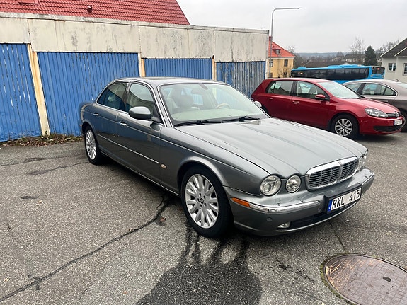 Jaguar XJ 2 of 30