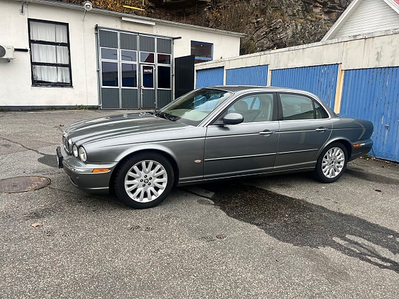 Jaguar XJ 5 of 30