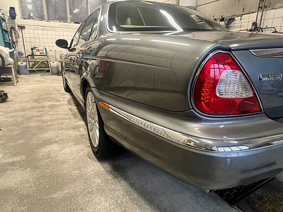 Jaguar XJ 30 of 30