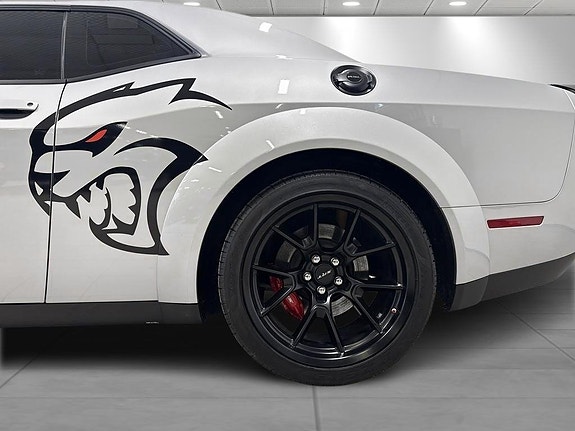 Dodge Challenger 19 of 21
