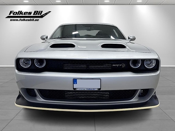Dodge Challenger 2 of 5