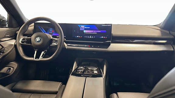 BMW 530e 4 of 5