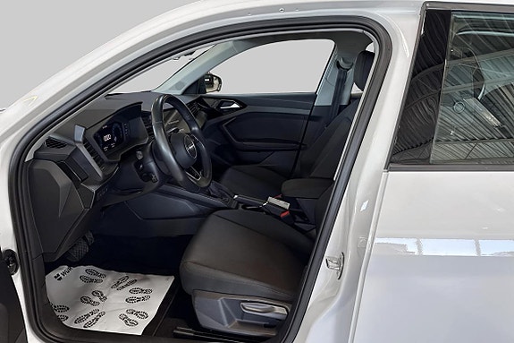 Audi A1 8 of 17