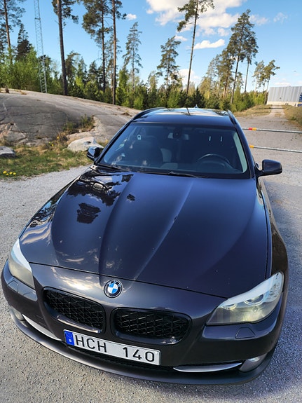 BMW 520d 3 of 5