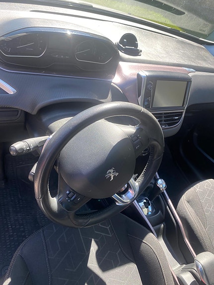 Peugeot 2008 3 of 5