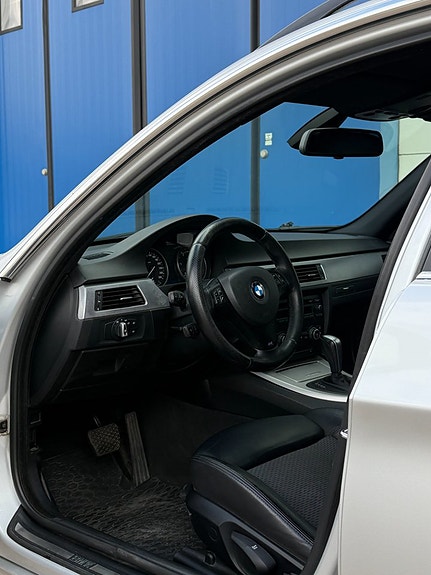 BMW 325d 12 of 21