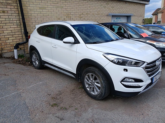 Hyundai Tucson 2 of 5