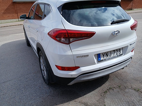 Hyundai Tucson 3 of 5