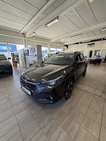 Subaru Crosstrek 2 of 5