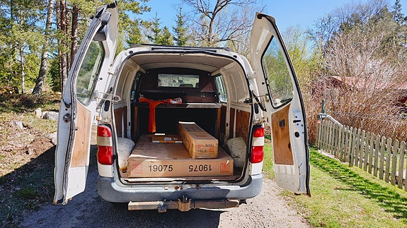 Toyota HiAce 3 of 5