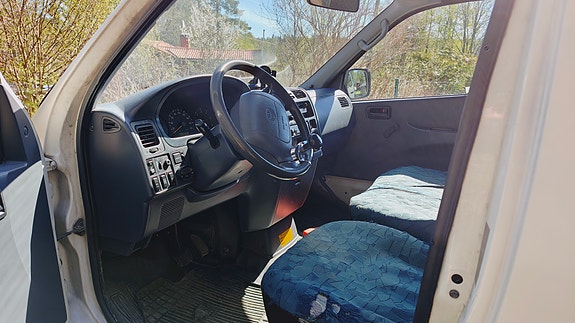 Toyota HiAce 5 of 5