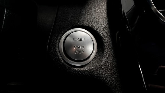Mercedes-Benz C300 18 of 26