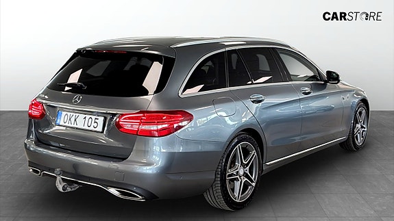 Mercedes-Benz C300 2 of 5