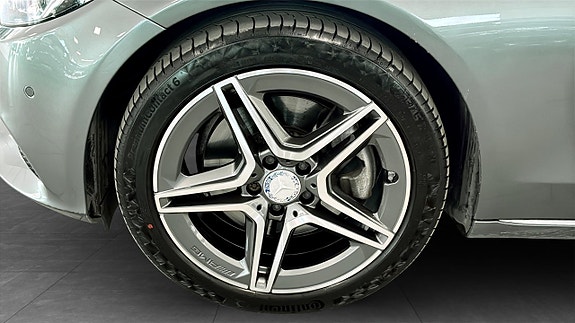 Mercedes-Benz C300 9 of 26
