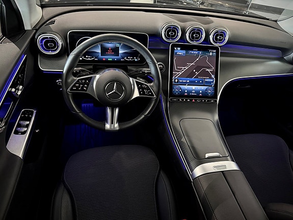 Mercedes-Benz GLC300 de 4 of 5