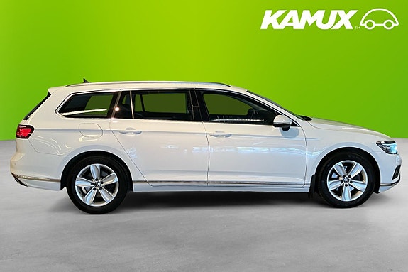 Volkswagen Passat 2 of 5