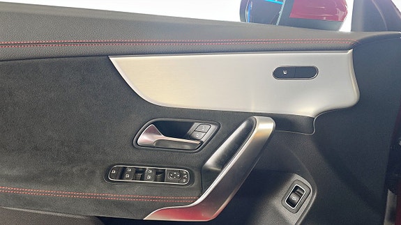 Mercedes-Benz CLA200 12 of 13