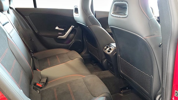 Mercedes-Benz CLA200 5 of 13