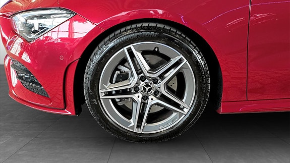 Mercedes-Benz CLA200 9 of 13