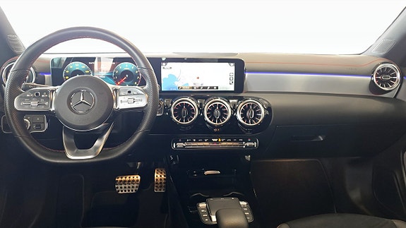 Mercedes-Benz CLA200 4 of 13