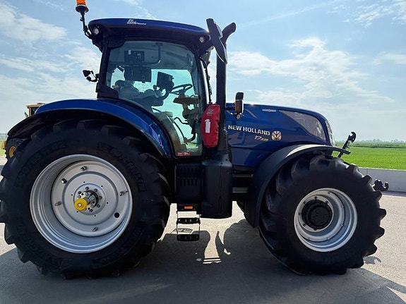 New Holland T 7.225 AC 4 of 12