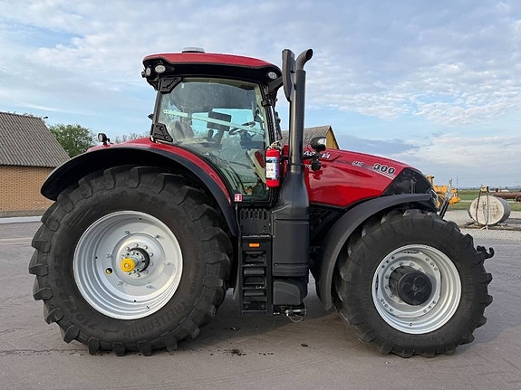 Case IH Optum 300CVX 2 of 17