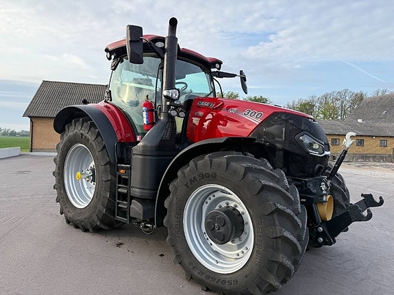 Case IH Optum 300CVX 7 of 17