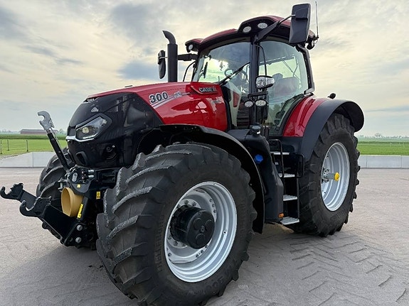 Case IH Optum 300CVX 3 of 17