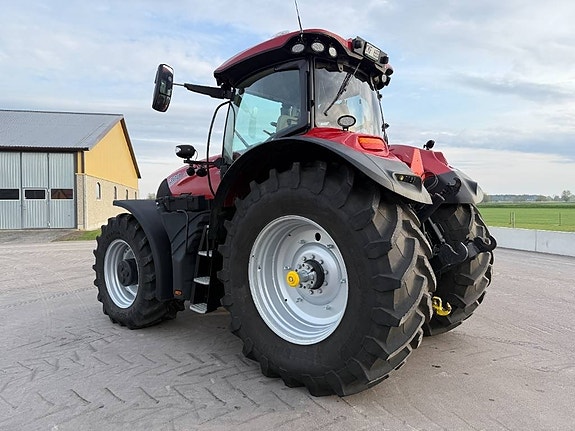 Case IH Optum 300CVX 9 of 17