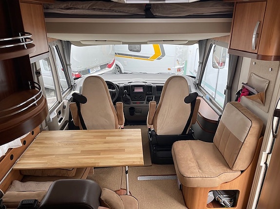 Hymer B614 Highlight 5 of 8