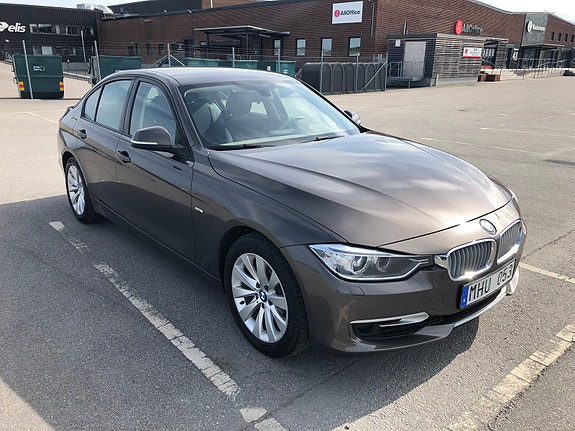 BMW 320d 3 of 5
