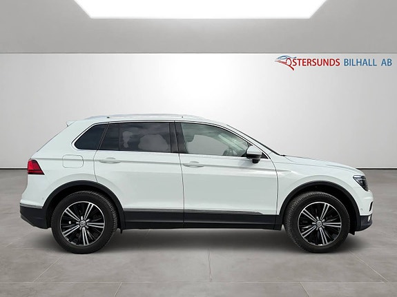 Volkswagen Tiguan 5 of 5