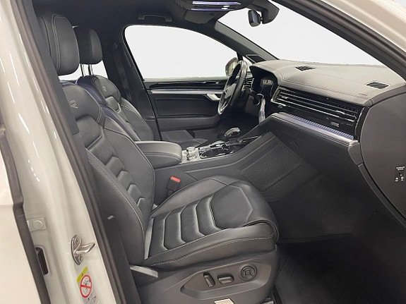 Volkswagen Touareg 15 of 15