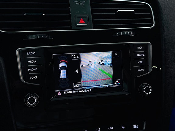 Volkswagen Golf VII 16 of 20